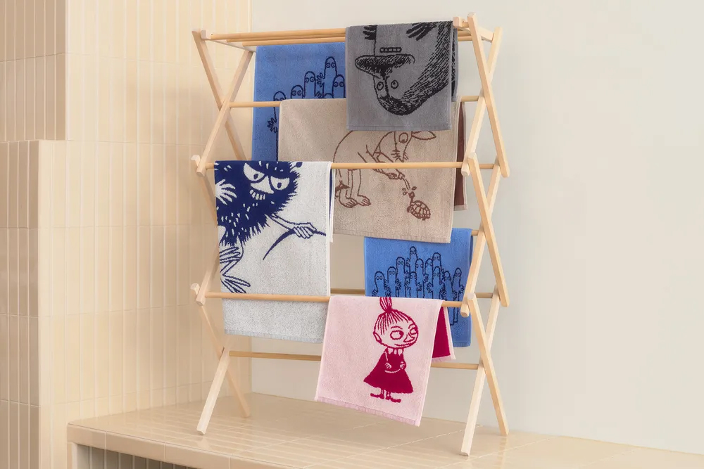 ムーミン アラビアの新しいテキスタイルで快適な空間に足を踏み入れて